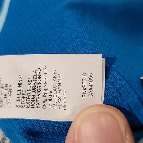 NWT Under Armour sports bra - Picture 4 of 7